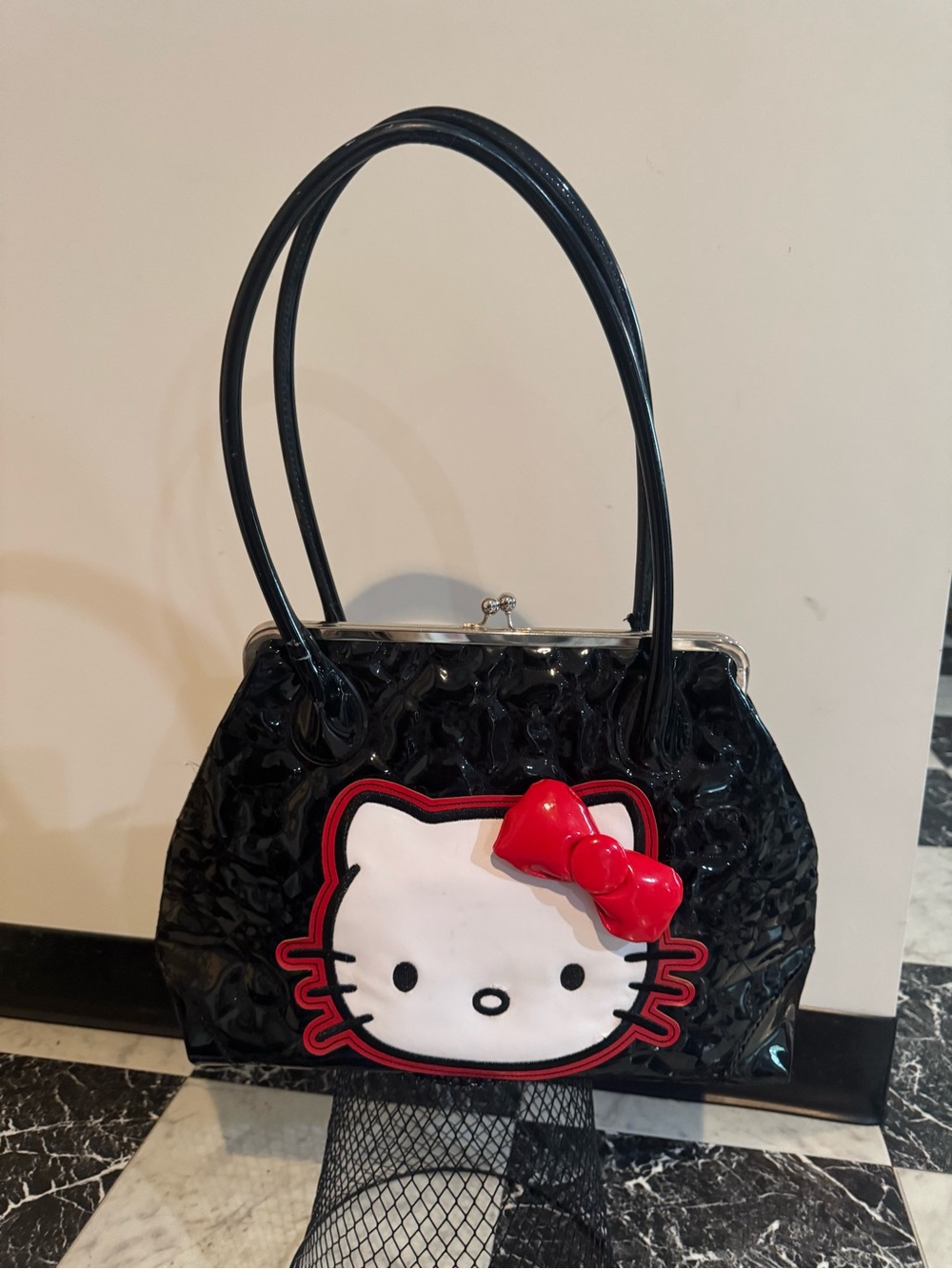 2011 Loungefly Hello Kitty Sanrio Black Patent Kiss Lock Satchel Handbag Y2K